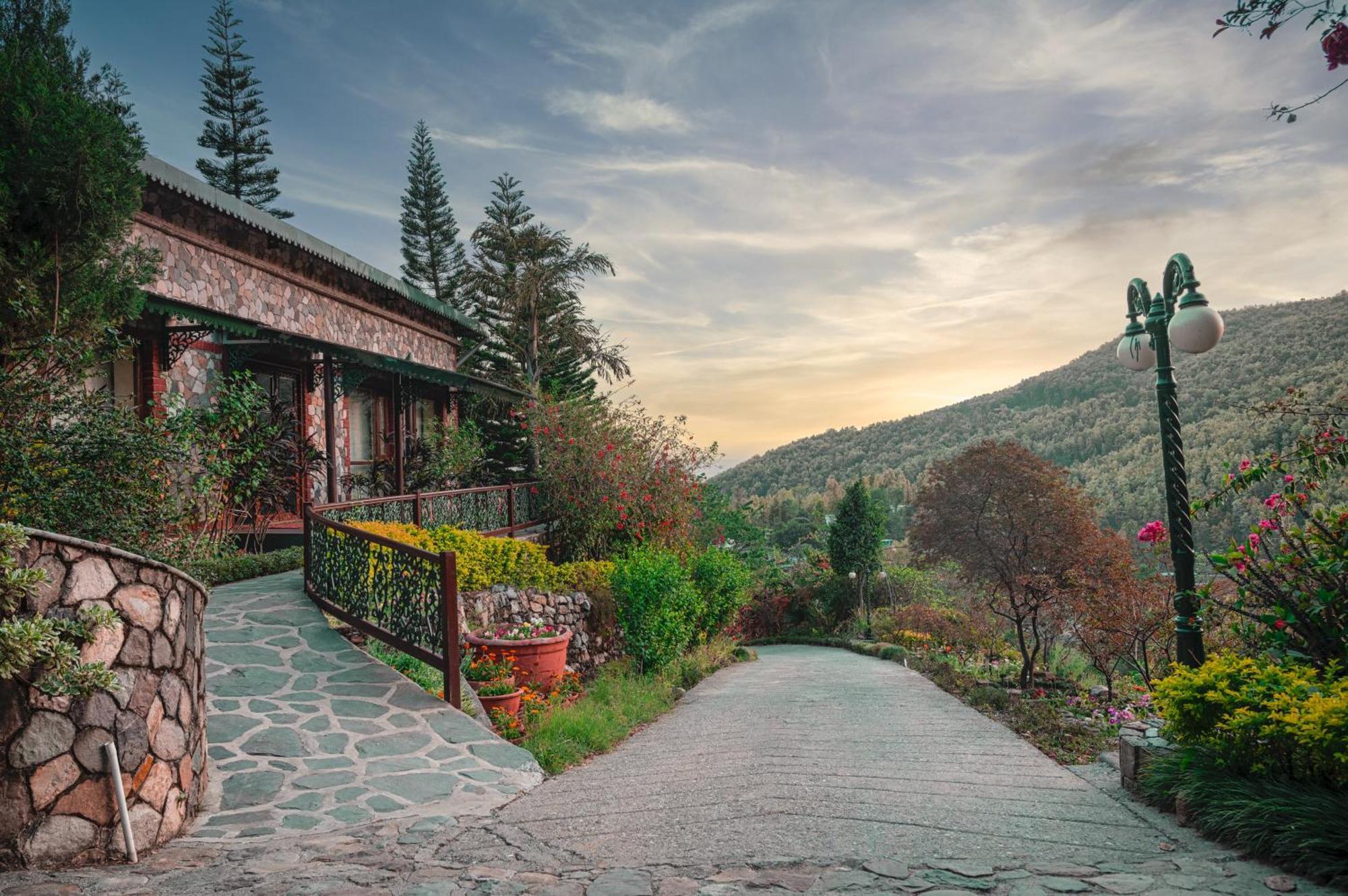 Tree Of Life Resort Dehradun Foothills Exteriér fotografie